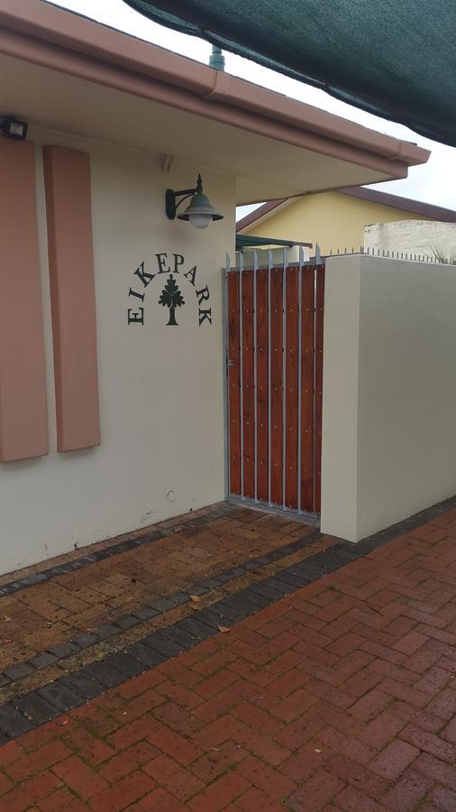 Eikepark Self Catering Apartamento Stellenbosch Exterior foto